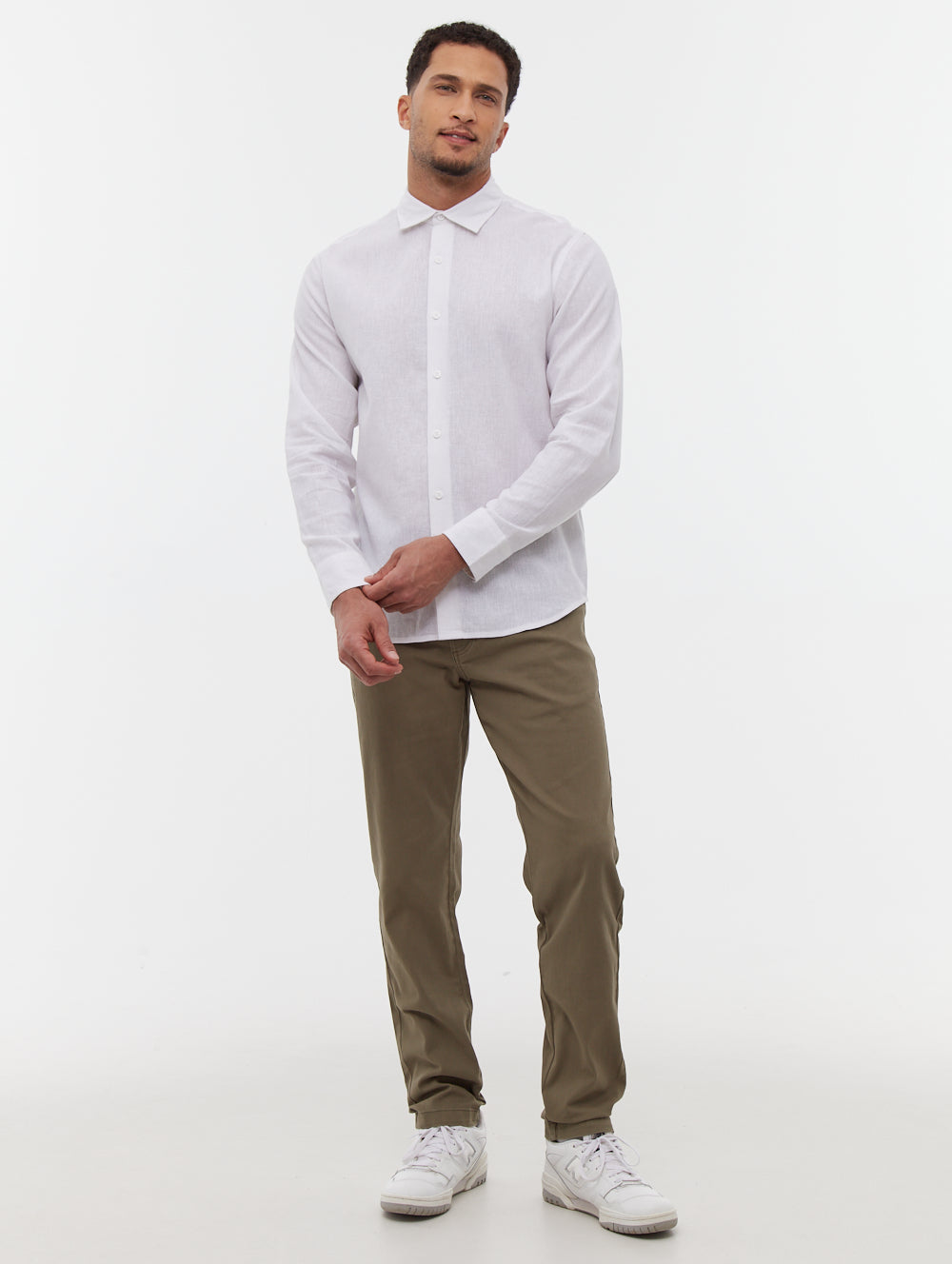 Pantalon chino 5 poches en sergé
