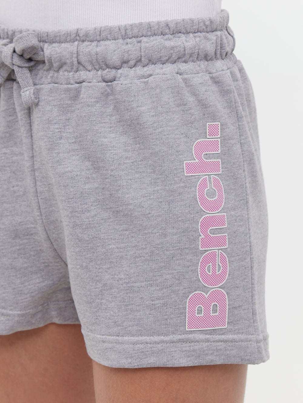 Phoebe short jogger avec logo à la hanche