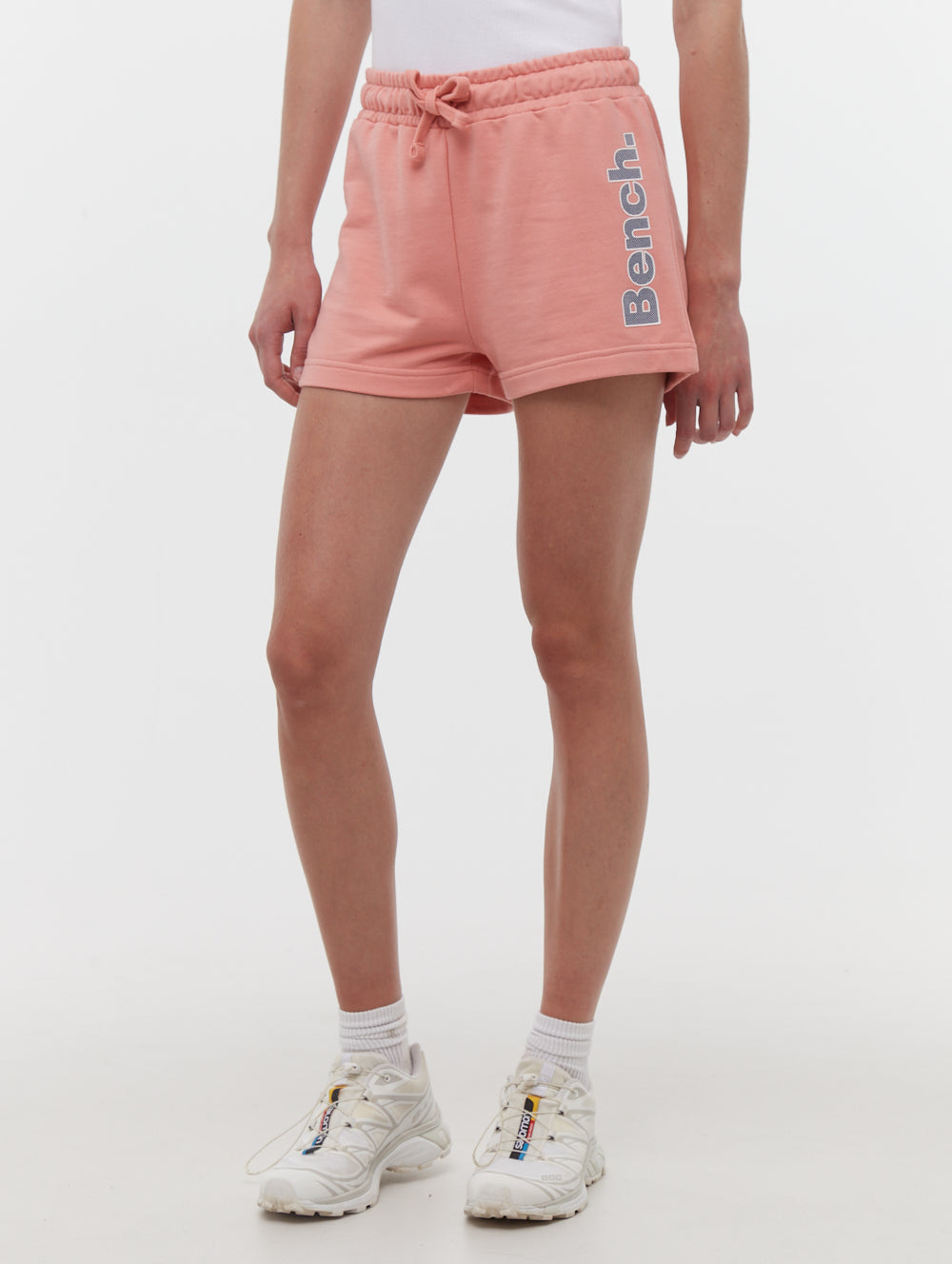 Phoebe short jogger avec logo à la hanche